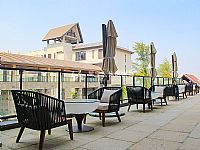 柚木藤編椅帶燈桌配（pèi）套T-FY1705